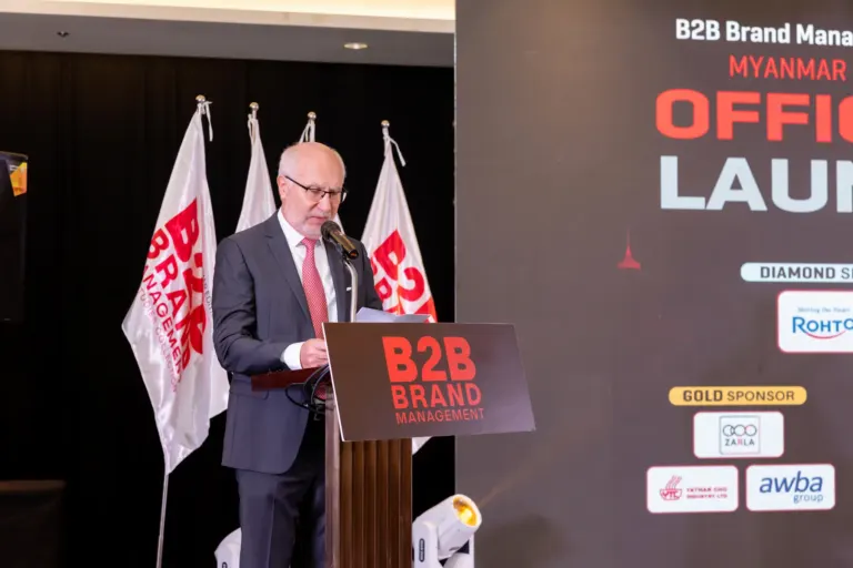 Prof. Dr. Waldemar Pfoertsch speaking at the official launch